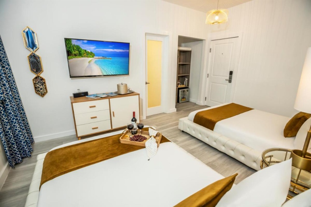 Catalina Hotel & Beach Club Image 32