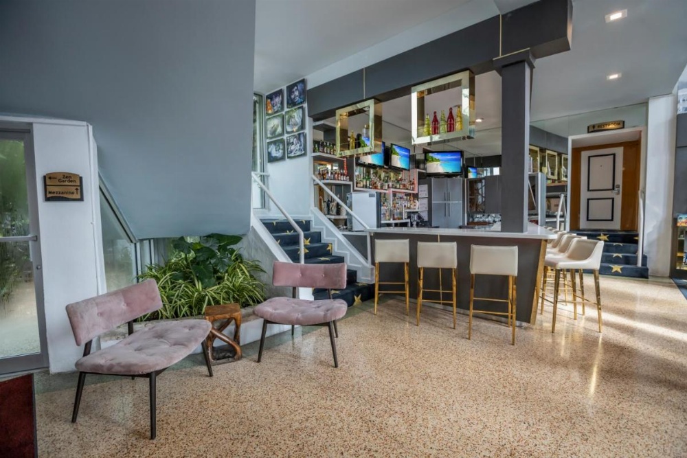 Catalina Hotel & Beach Club